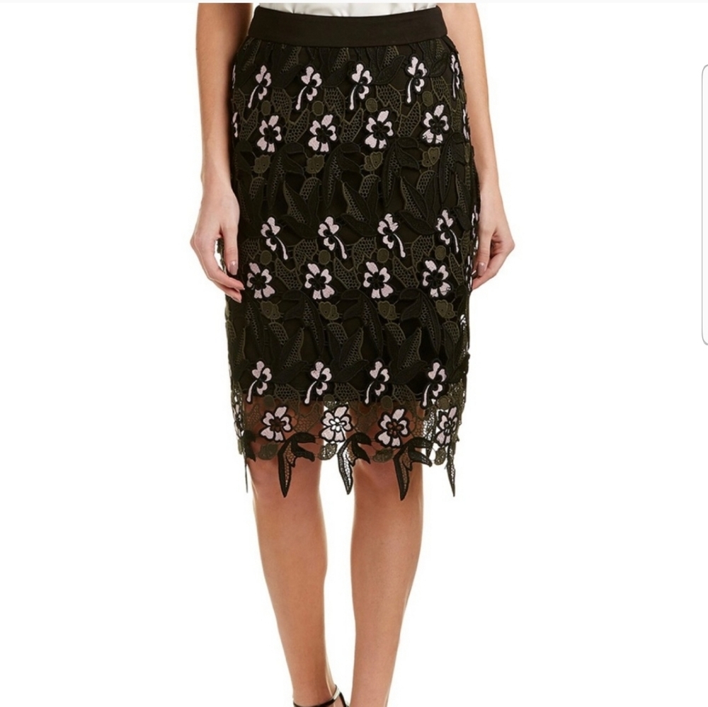 Gracia Floral Laced Midi Skirt Black/Pink